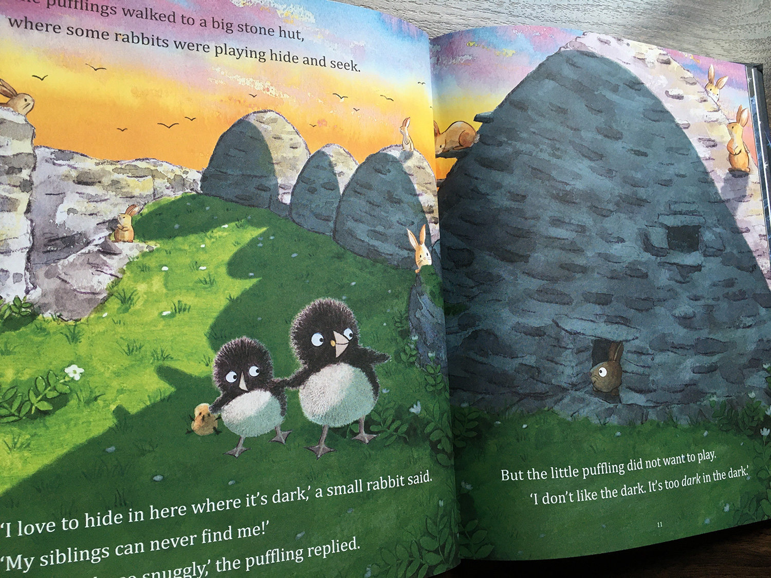 It's Too Dark, Puffling - scene where the pufflings meet rabbits playing hide and seek